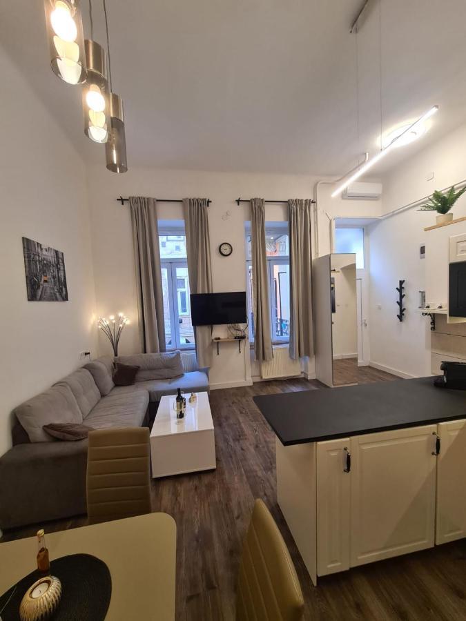 Akacfa Boutique Apartment Budapest Luaran gambar