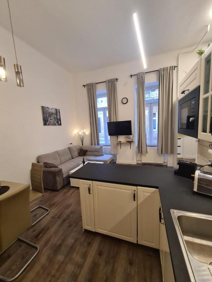 Akacfa Boutique Apartment Budapest Luaran gambar