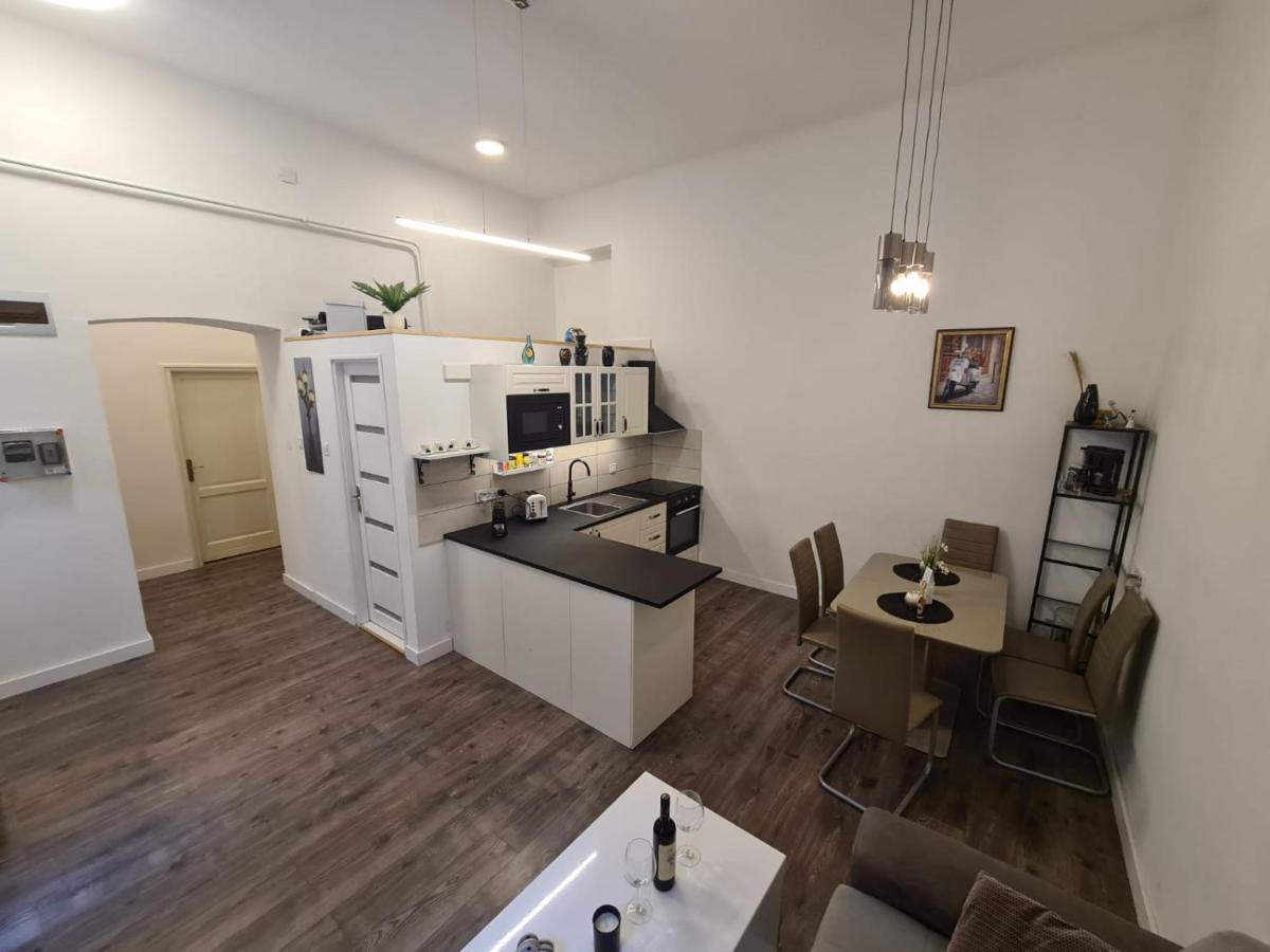 Akacfa Boutique Apartment Budapest Luaran gambar